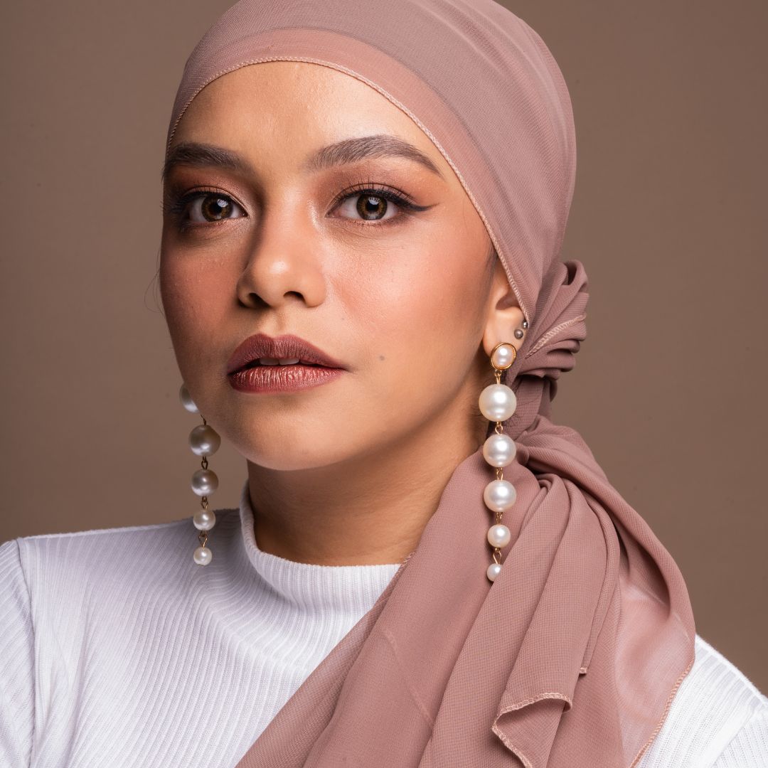 xr:d:DAF8mrotnow:4,j:8193592099548261069,t:24021218 Glad Think Muslim Women Hijaab